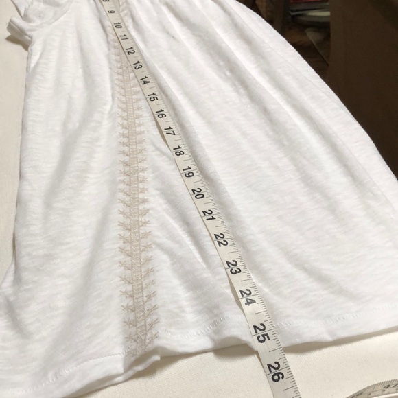 GAP Embroidered Tee w/ruffle cap sleeves - Picture 7 of 7